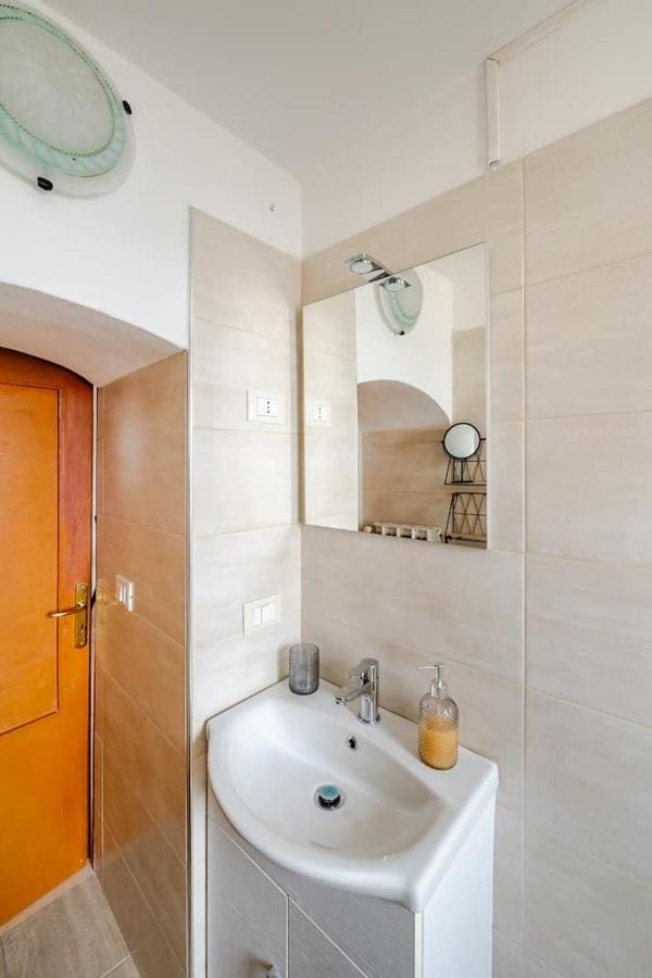 Il bagno con doccia